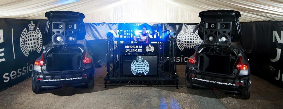  Nissan Juke Box 2012 года  (фото 4 из 7)